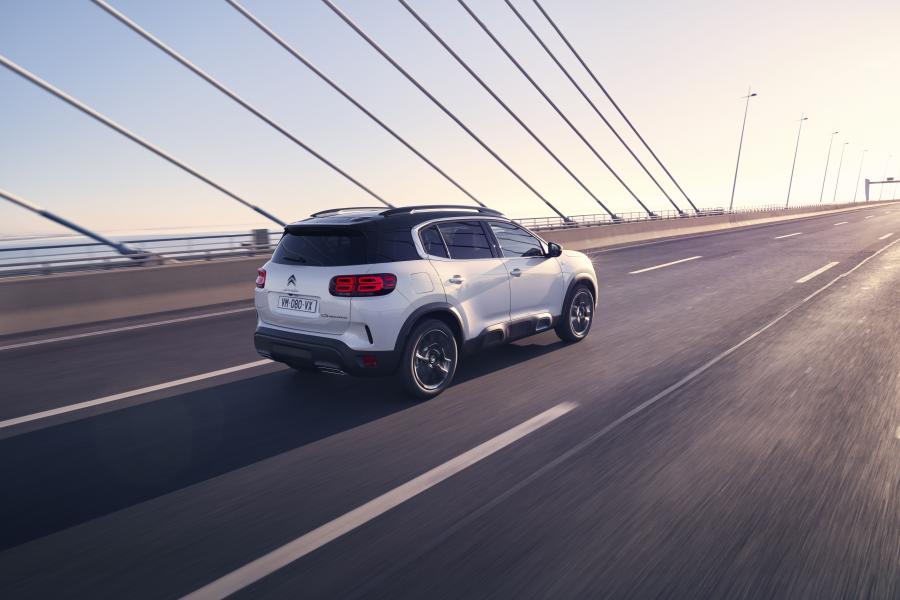  Citroen C5 Aircross SUV Hybrid 2019 года  (WW) (фото 27 из 49)